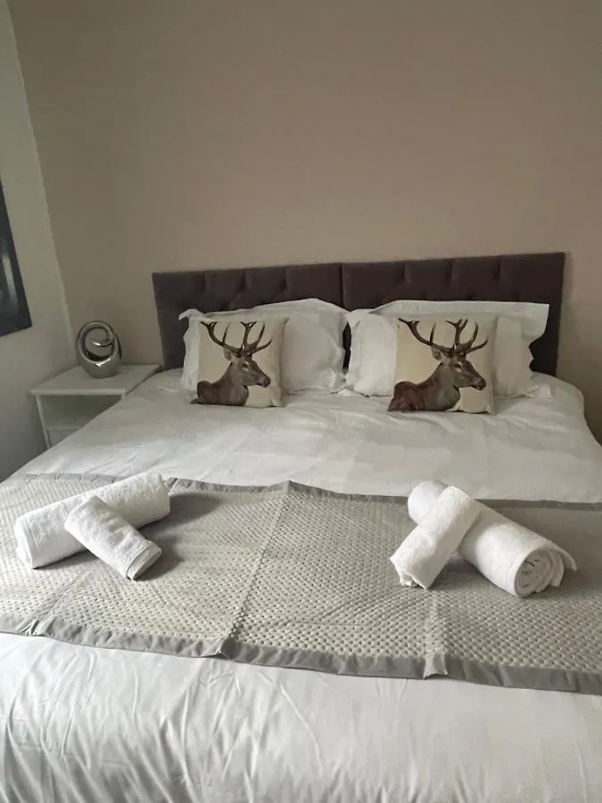 1 Bedroom Apartment In Old Town Edimburgo